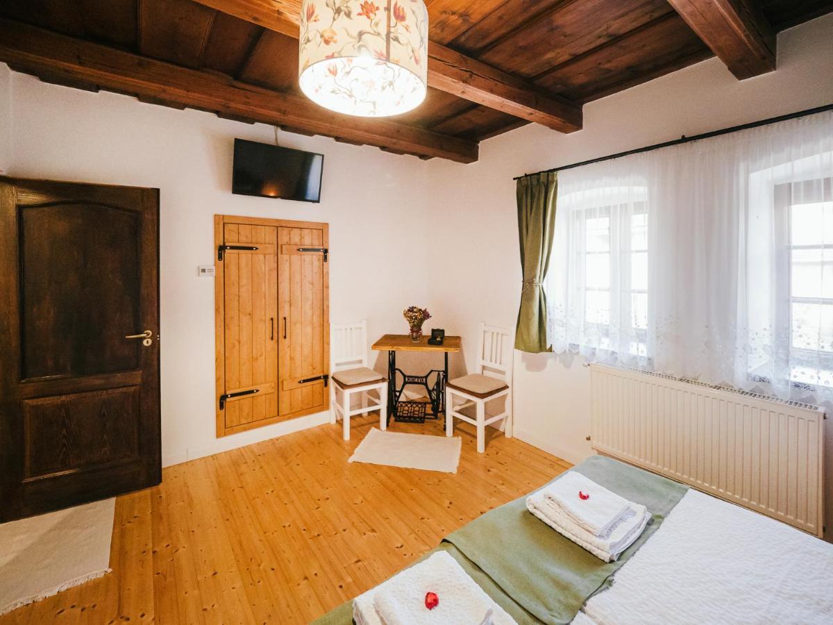 A Mi Kishazunk Vendeghaz Apartment Szomod Bagian luar foto