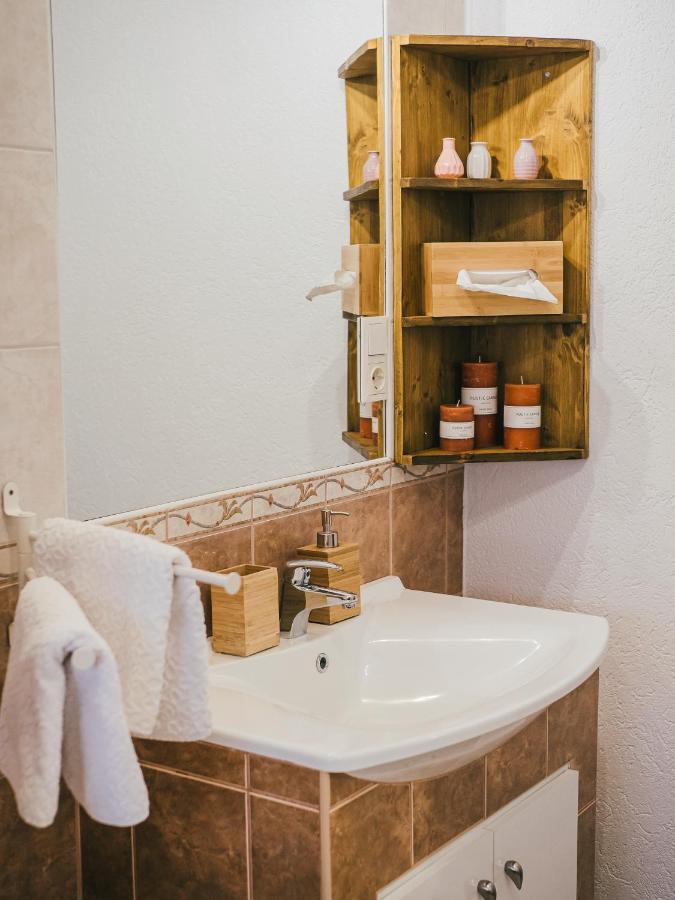 A Mi Kishazunk Vendeghaz Apartment Szomod Bagian luar foto